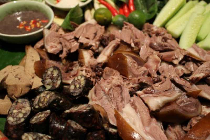 Nằm mơ thấy thịt chó đánh đề con gì?